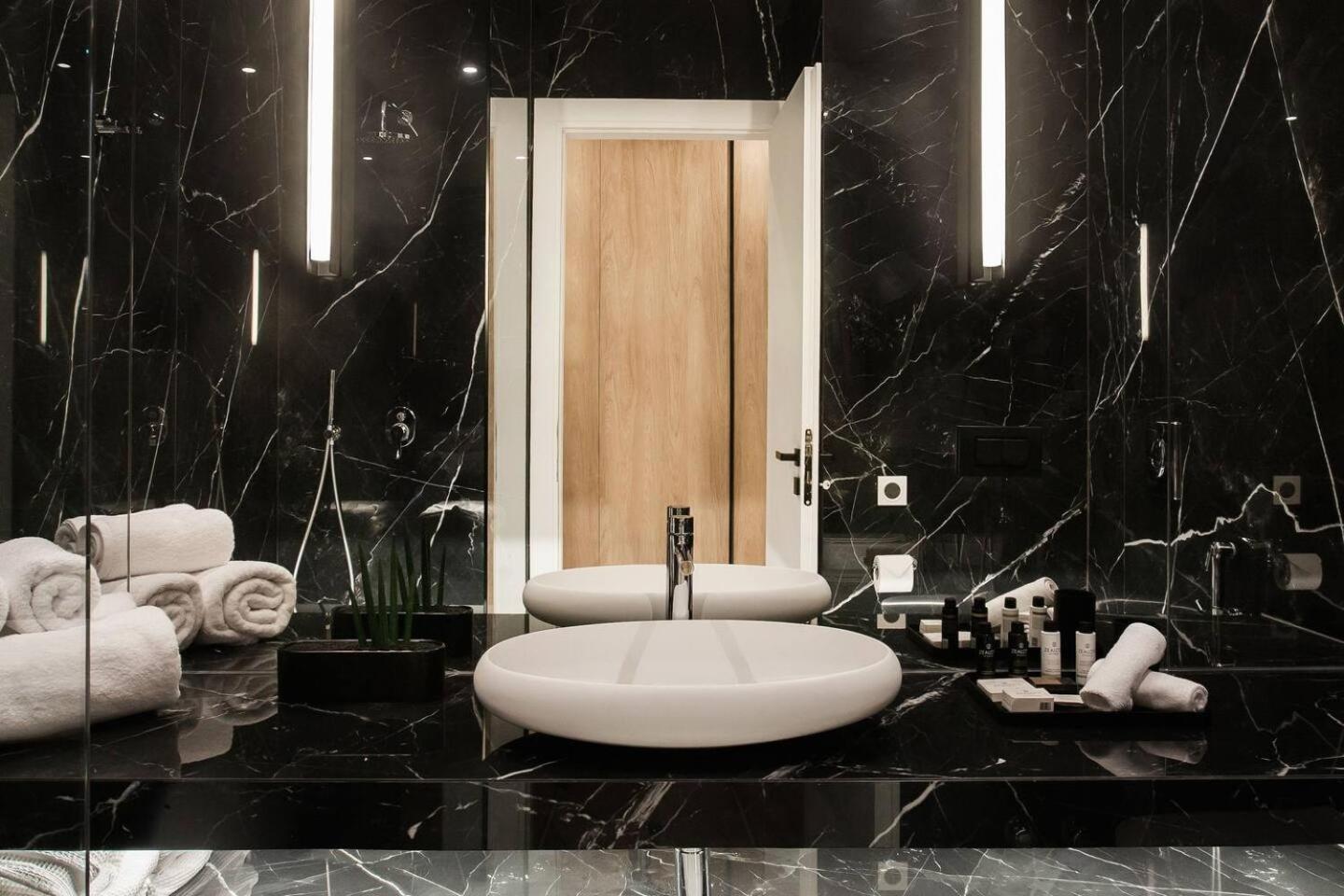 2 Sidebyside Suites In Athens Riviera By The Olon ภายนอก รูปภาพ